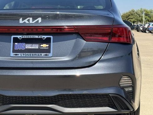 Used 2022 Kia Forte LXS image 7