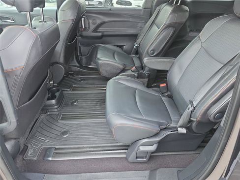 Used 2021 Toyota Sienna XSE w/ XSE Plus Package image 13