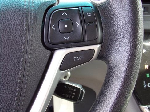 Used 2017 Toyota Sienna LE FWD image 34