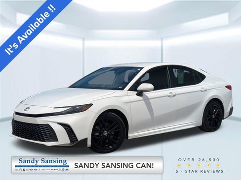 Used 2025 Toyota Camry SE w/ Convenience Package FWD image 1