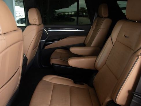 Certified 2025 Cadillac Escalade Premium Luxury w/ Touring Package image 34