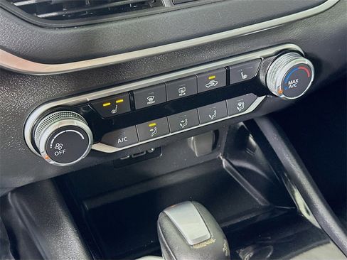 Used 2022 Nissan Altima 2.5 SV w/ SV Premium Package image 25