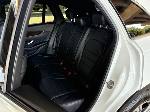 Used 2020 Mercedes-Benz GLC 300 image 24