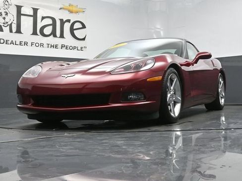 Used 2007 Chevrolet Corvette Coupe w/ Preferred Equipment Group RWD image 4