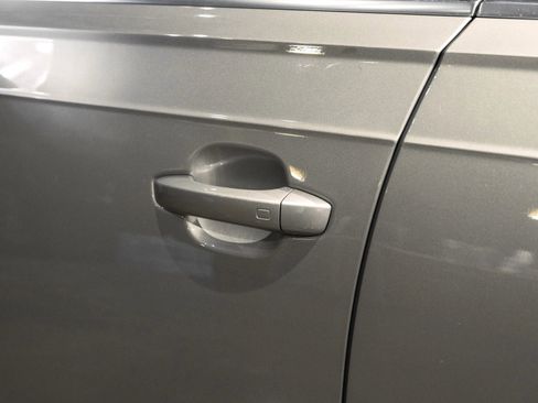 Used 2017 Audi Q7 3.0T Prestige w/ Prestige Package image 39