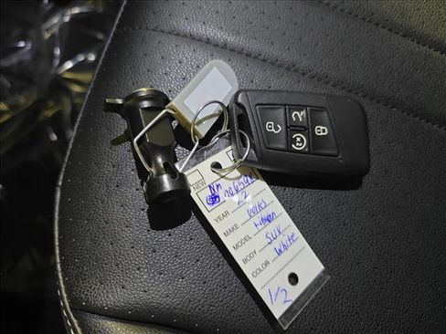 Used 2022 Volkswagen Tiguan SE R-Line image 9