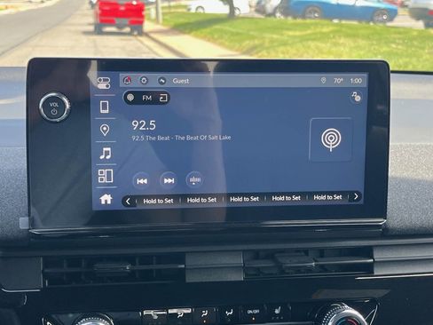 Used 2024 Honda Prologue EX image 13