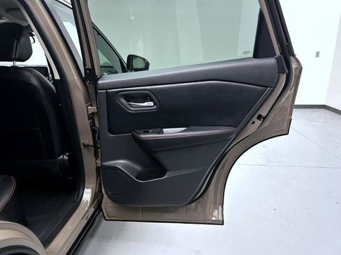 Certified 2025 Nissan Rogue SV AWD/4WD image 17