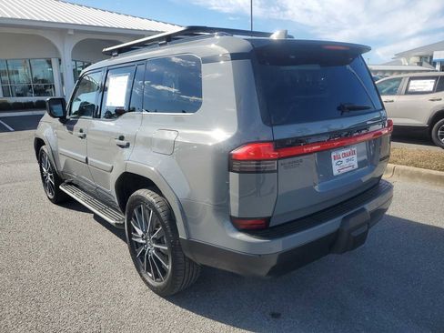 Used 2024 Lexus GX 550 Luxury image 3