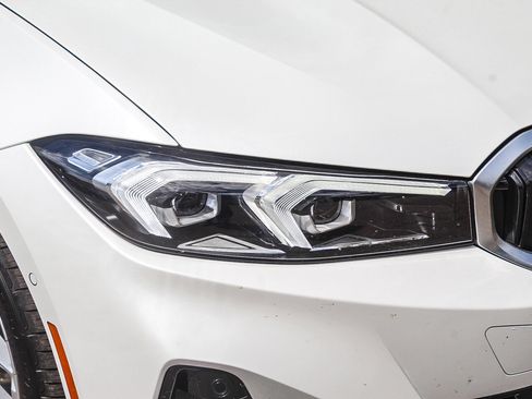 Certified 2025 BMW 330i Sedan image 8