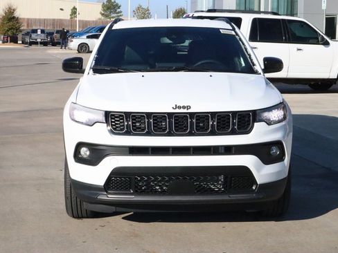 New 2026 Jeep Compass Latitude image 9