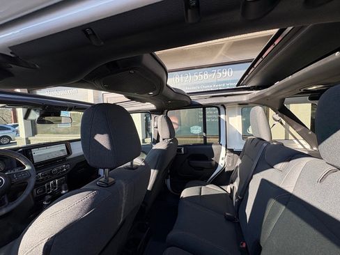 Used 2024 Jeep Wrangler Sport S image 23