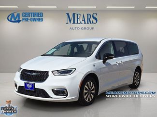 Used 2024 Chrysler Pacifica Select video 1