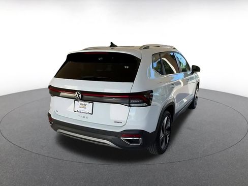 Used 2025 Volkswagen Taos SE image 14