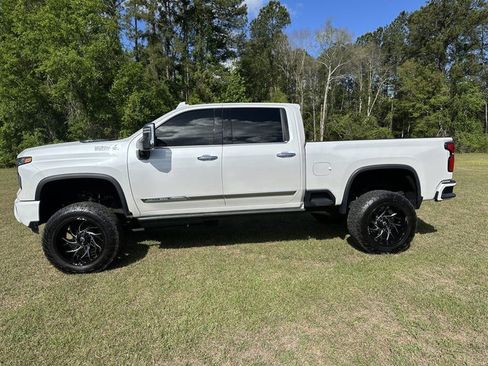 Used 2024 Chevrolet Silverado 2500 High Country w/ High Country Premium Package image 8