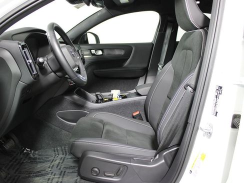 Used 2023 Volvo C40 P8 Recharge Ultimate AWD/4WD image 14