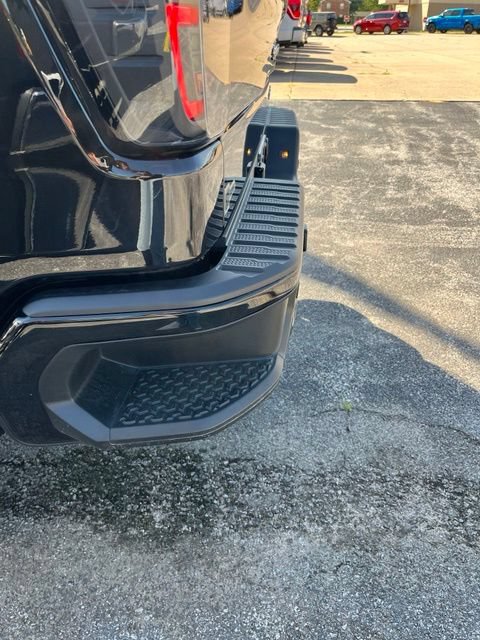 Used 2023 GMC Sierra 1500 AT4X AWD/4WD image 9
