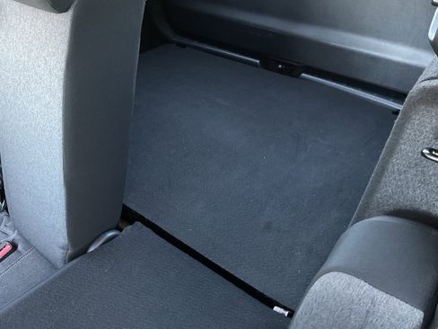 Used 2025 Nissan Kicks SV image 17