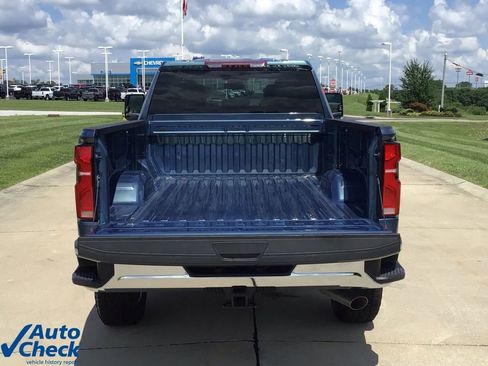 Used 2025 Chevrolet Silverado 2500 LTZ w/ LTZ Convenience Package image 6