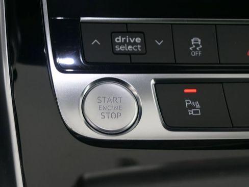 Used 2019 Audi Q8 Premium Plus w/ Premium Plus image 10