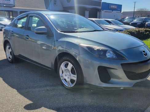 Used 2013 MAZDA MAZDA3 i SV image 6