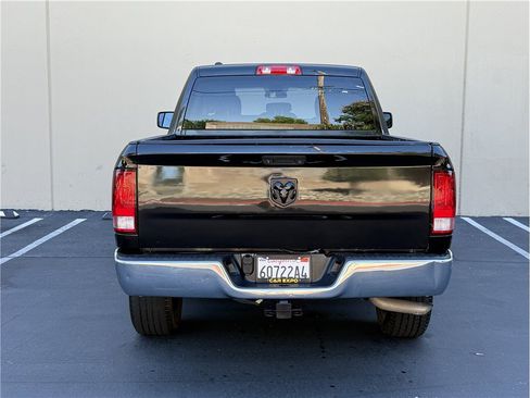 Used 2018 RAM 1500 Express w/ Black Ram 1500 Express Group AWD/4WD image 6