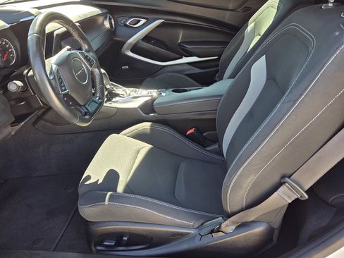 Used 2019 Chevrolet Camaro LT w/ Technology Package image 4