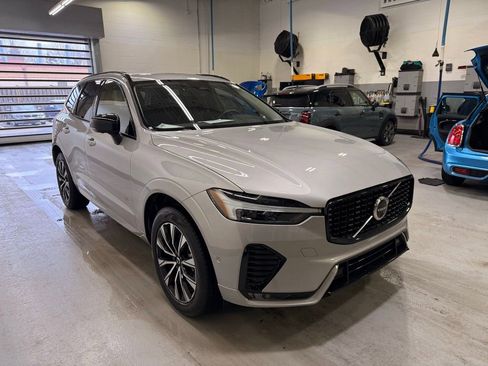 Used 2025 Volvo XC60 B5 Plus image 7
