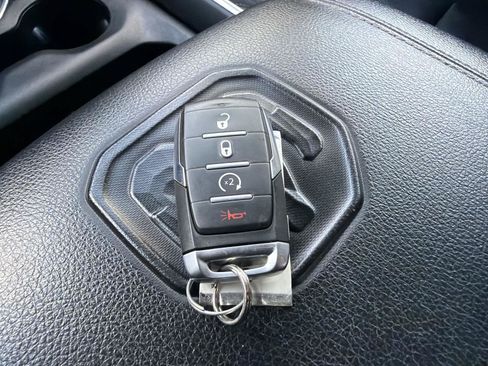 Used 2022 RAM 1500 Laramie AWD/4WD image 22