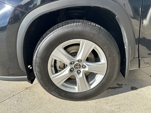 Certified 2024 Toyota Highlander LE image 54
