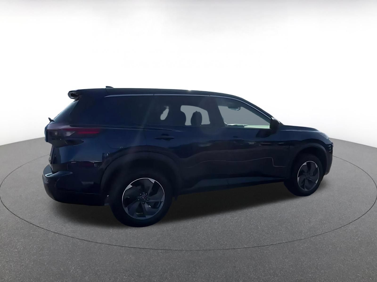 Used 2025 Nissan Rogue SV FWD image 14