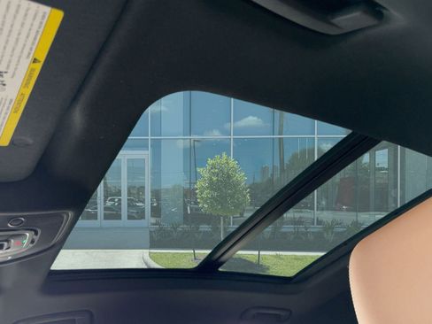 Used 2024 Audi Q8 e-tron Premium image 15