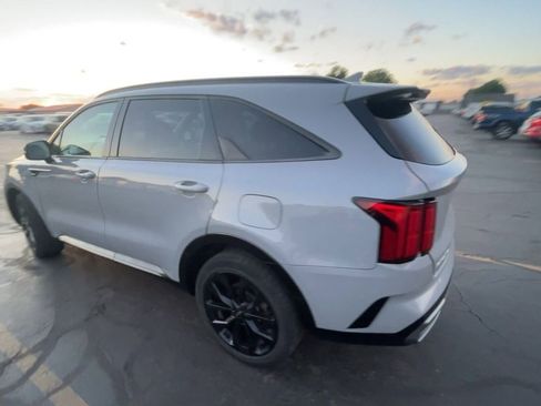 Used 2023 Kia Sorento SX FWD image 4