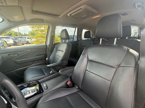 Used 2018 Honda Pilot Touring image 12