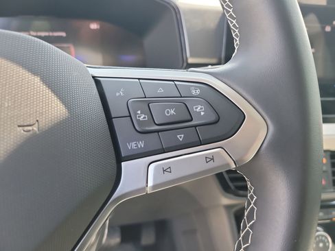 Certified 2025 Volkswagen Taos S FWD image 29