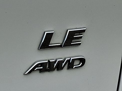 Used 2020 Toyota RAV4 LE w/ Carpet Mat Package image 30