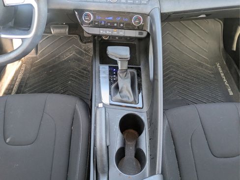 Certified 2024 Hyundai Elantra SEL FWD image 16