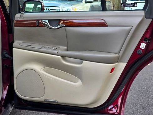 Used 2002 Cadillac De Ville w/ Comfort/Convenience Pkg image 30