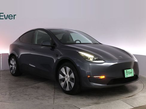 Used 2023 Tesla Model Y Long Range AWD/4WD image 13