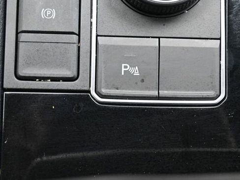 Used 2023 Volkswagen Atlas Cross Sport SE AWD/4WD image 26