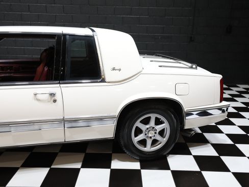Used 1988 Cadillac Eldorado Coupe FWD image 31
