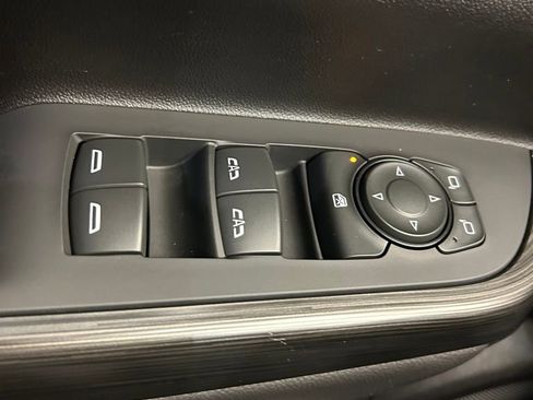 Used 2023 GMC Acadia SLT w/ Elevation Edition image 15