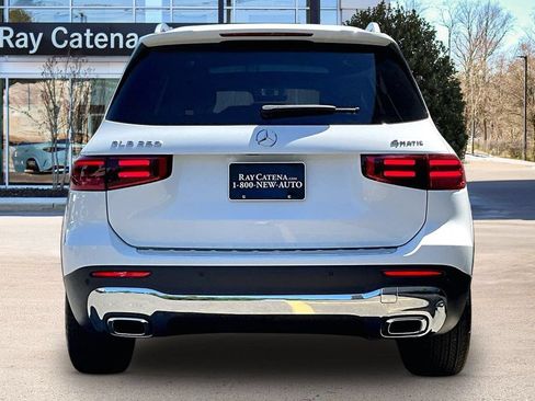 Used 2026 Mercedes-Benz GLB 250 4MATIC image 4