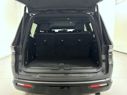 New 2026 Jeep Grand Wagoneer Limited AWD/4WD image 9