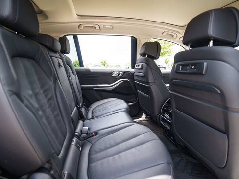 Used 2022 BMW X7 xDrive40i w/ Premium Package AWD/4WD image 33
