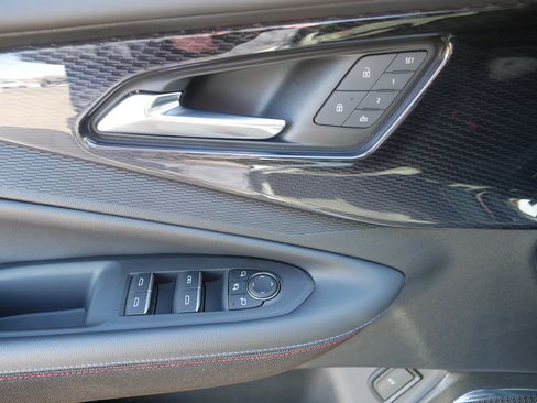 Used 2024 Chevrolet Blazer EV RS image 19