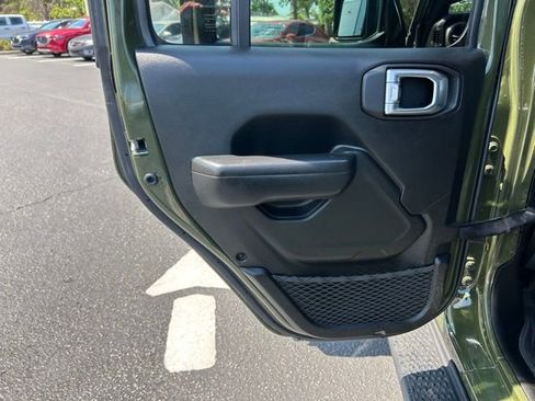 Used 2023 Jeep Gladiator Willys image 13