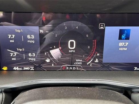 New 2025 GMC Canyon Elevation w/ Convenience Package image 29