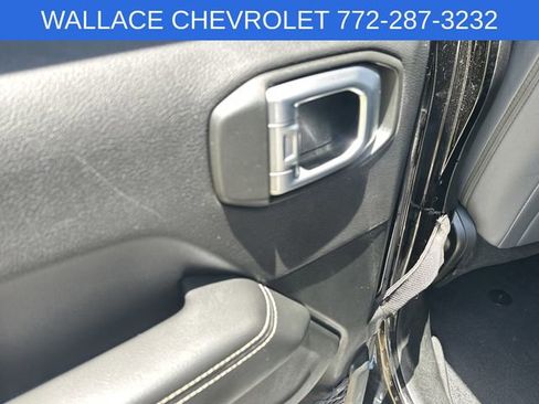 Used 2020 Jeep Wrangler Unlimited Sahara AWD/4WD image 12