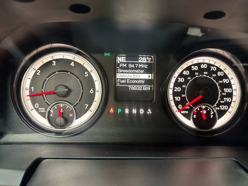 Used 2018 RAM 1500 Classic SLT image 12